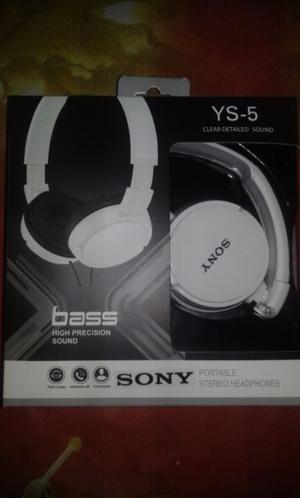 Auriculares Sony.