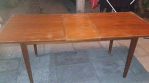 Mesa de madera + 8 sillas