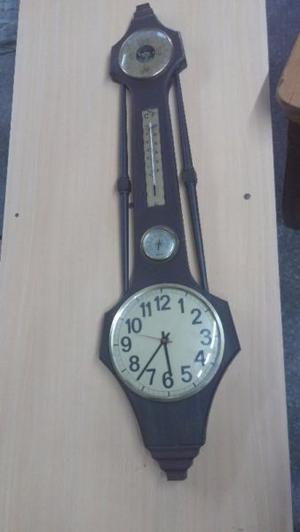 reloj de pared antiguo