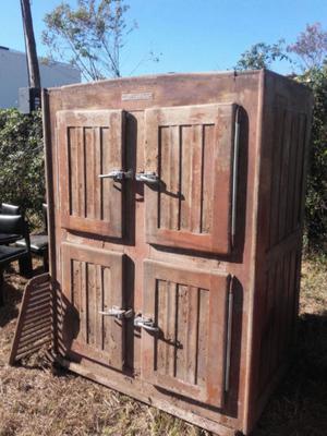 Antigua Heladera de madera de 4 puertas a restaurar,