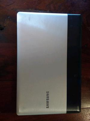 Notebook Samsung con cargador original