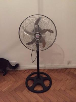 Ventilador De Pie En Perfecto Estado - Suzika