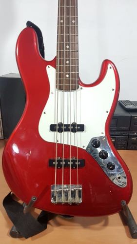 Bajo Squier Affinity Jazz Bass Metalic Red