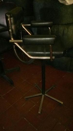 VENDO SILLA DE CORTE PARA NIÑO