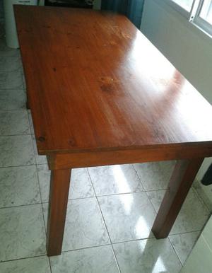 Vendo mesa de pino laqueada