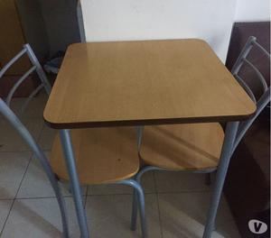 Vendo mesa y dos sillas 