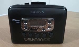 Walkman Sony WM-FX221 (funciona solo la radio)