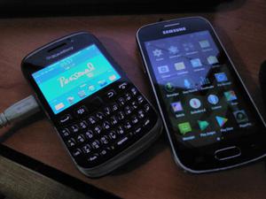 Blackberry y Samsung galaxy se venden los dos juntos