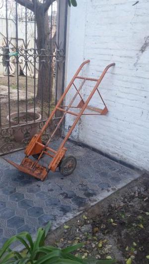 VENDO: CARRITO DE CARGA con ruedas de gomas macizas