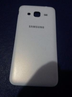 Tapa trasera de Samsung J) blanca