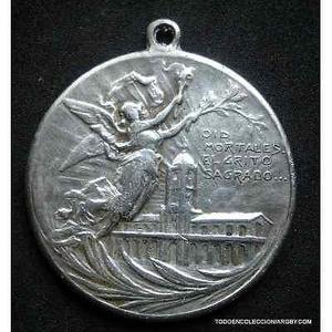 medalla del centenario en santo tome santa fe 25 de mayo de