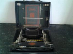 Maquina de escribir corona rebatible antigua