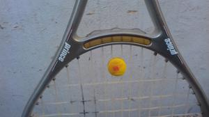 Raqueta de tenis usada