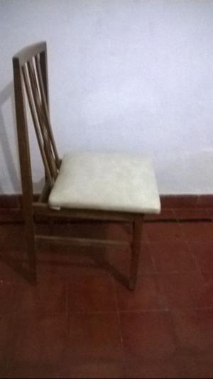 silla de madera de estilo- antigua