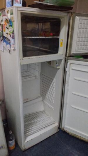 Heladera con freezer grande