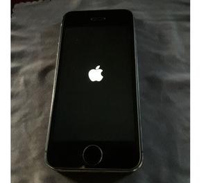 Apple iPhone 5S 16 GB SpaceGrey con estuche de cuero