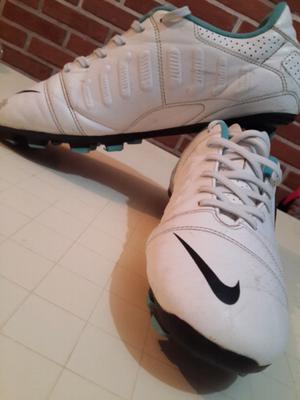 Botines Nike blancos