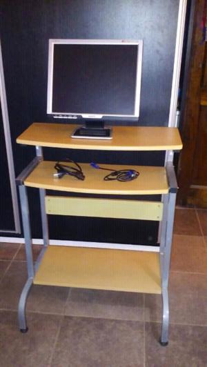 Mesa de compu y monitor