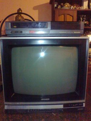 Televisor vintage SHARP 20" y videograbadora SHARP