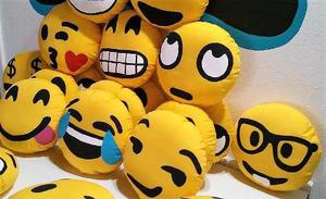 Almohadones Emoji Emoticon Caritas De Whatsapp Super Precio!