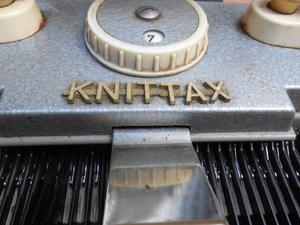 MAQUINA DE TEJER Knittax con funda y accesorios