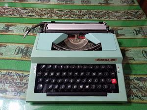 Maquina de escribir omega 30 IMPECABLE