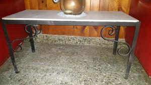 Mesa ratona de hierro