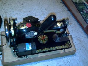 VENDO MAQUINA DE COSER ELECTRICA FLYMAN CON PEDAL EXCELENTE