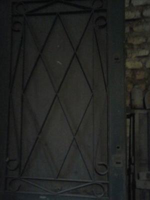 puerta de calle chapa c/reja y postigo 2 m x 