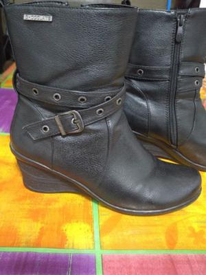 BOTAS DE CUERO