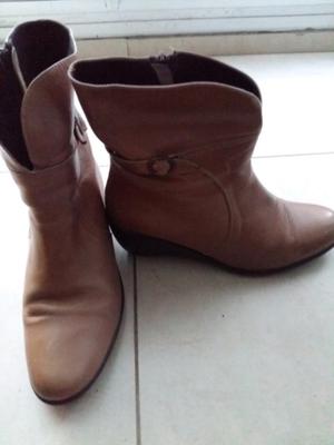 Botas cuerina beige