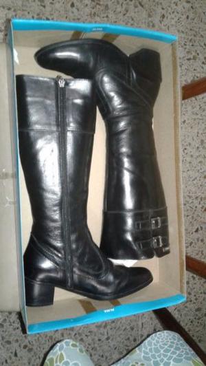 Botas de cuero largas. Lady Stork. Impecables