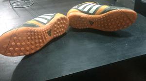 Botines de futbol adidas