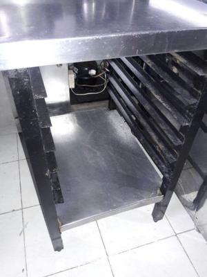 Mesa mesada de acero inoxidable con estante y latero