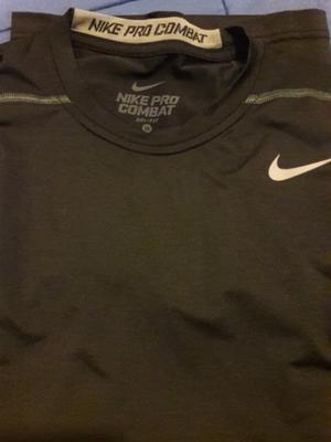 Remera Nike Pro combat y Dri_fit