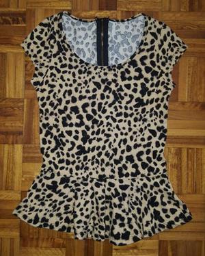 Remera animal print poco uso