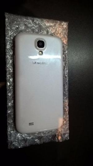 Samsung S4 - impecable - Claro
