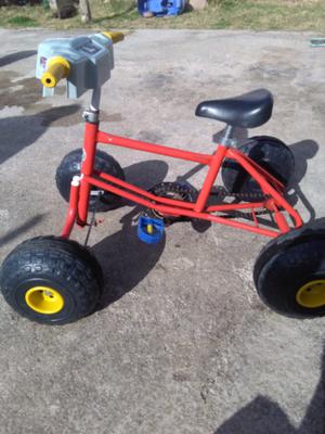 VENDO Cuatriciclo A Pedal para niño