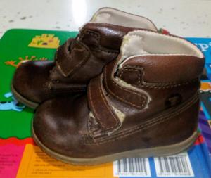 Vendo Botas Niño Cuero nro 21!