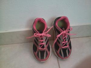 Vendo Zapatillas nena