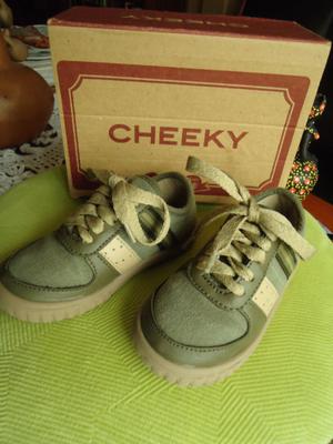 Zapatillas marca CHEEKY nº 24 IMPECABLES, originales.