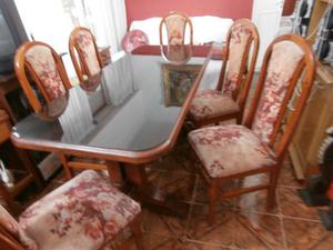 1 Mesa de Algarrobo con 6 sillas tpaizadas con respaldo