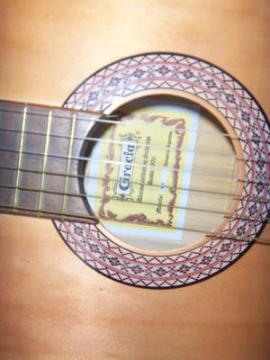 Guitarra criolla marca Gracia, como nueva, con funda