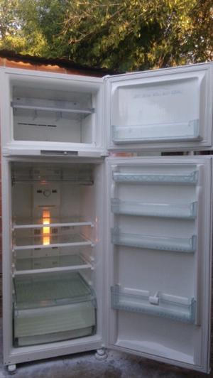 Heladera con freezer