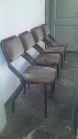 vendo 4 sillas con detalles