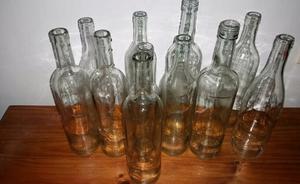 11 botellas transparentes