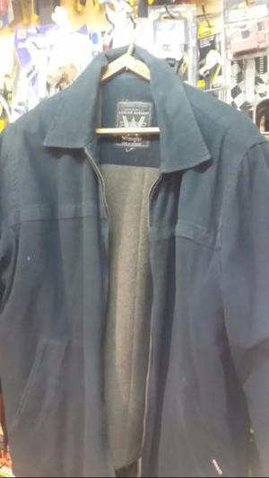 CAMPERA WRANGLER TALLE L AZUL MUY BUENA