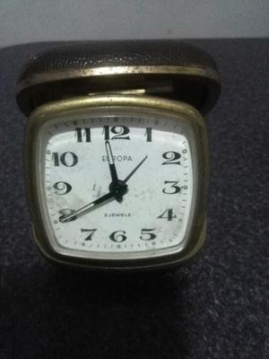 Reloj de viaje antiguo