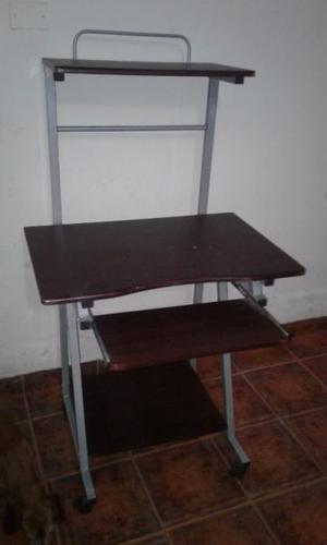 Escritorio metal y madera