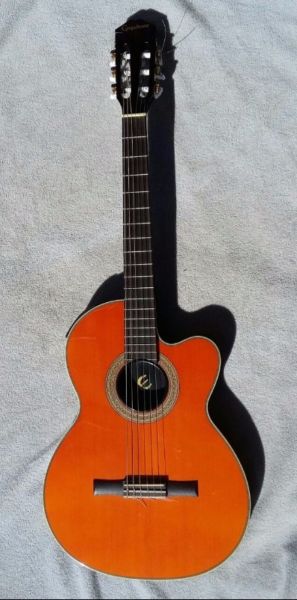 Guitarra Epiphone electroacústica nylon SST CLASSIC 1.75.
